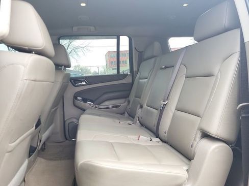 Used 2020 Chevrolet Suburban LT w/ Luxury Package image 9