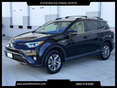 Used 2017 Toyota RAV4 XLE w/ Carpet Mat Package