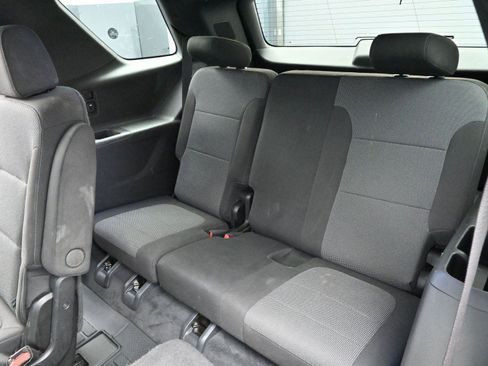 Used 2022 Chevrolet Traverse LT image 30