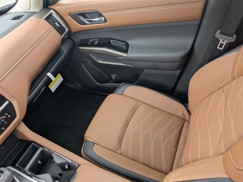 New 2025 Nissan Pathfinder Platinum image 19