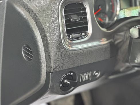 Used 2014 Dodge Charger SE image 10