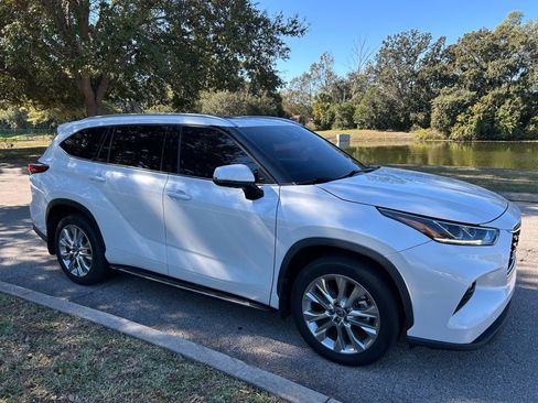 Used 2022 Toyota Highlander Limited image 7