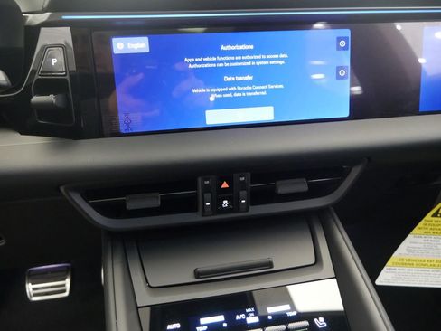New 2026 Porsche Macan 4 Electric AWD/4WD image 46