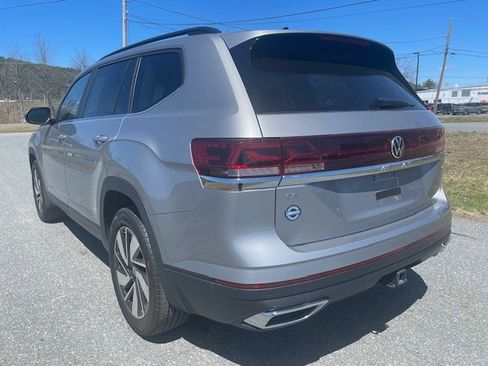 Used 2025 Volkswagen Atlas SE AWD/4WD image 4