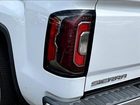 Used 2018 GMC Sierra 1500 SLT AWD/4WD image 24