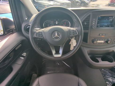Used 2023 Mercedes-Benz Metris Passenger image 3