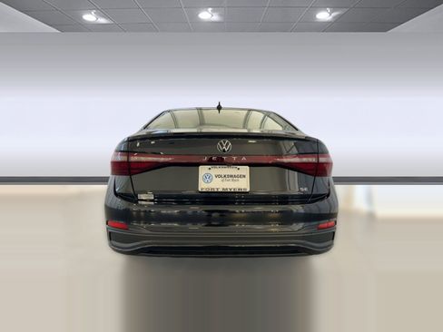 New 2026 Volkswagen Jetta SE FWD image 10