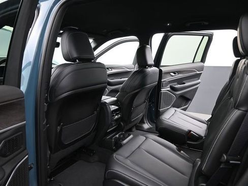 New 2026 Jeep Grand Cherokee L Limited AWD/4WD image 13