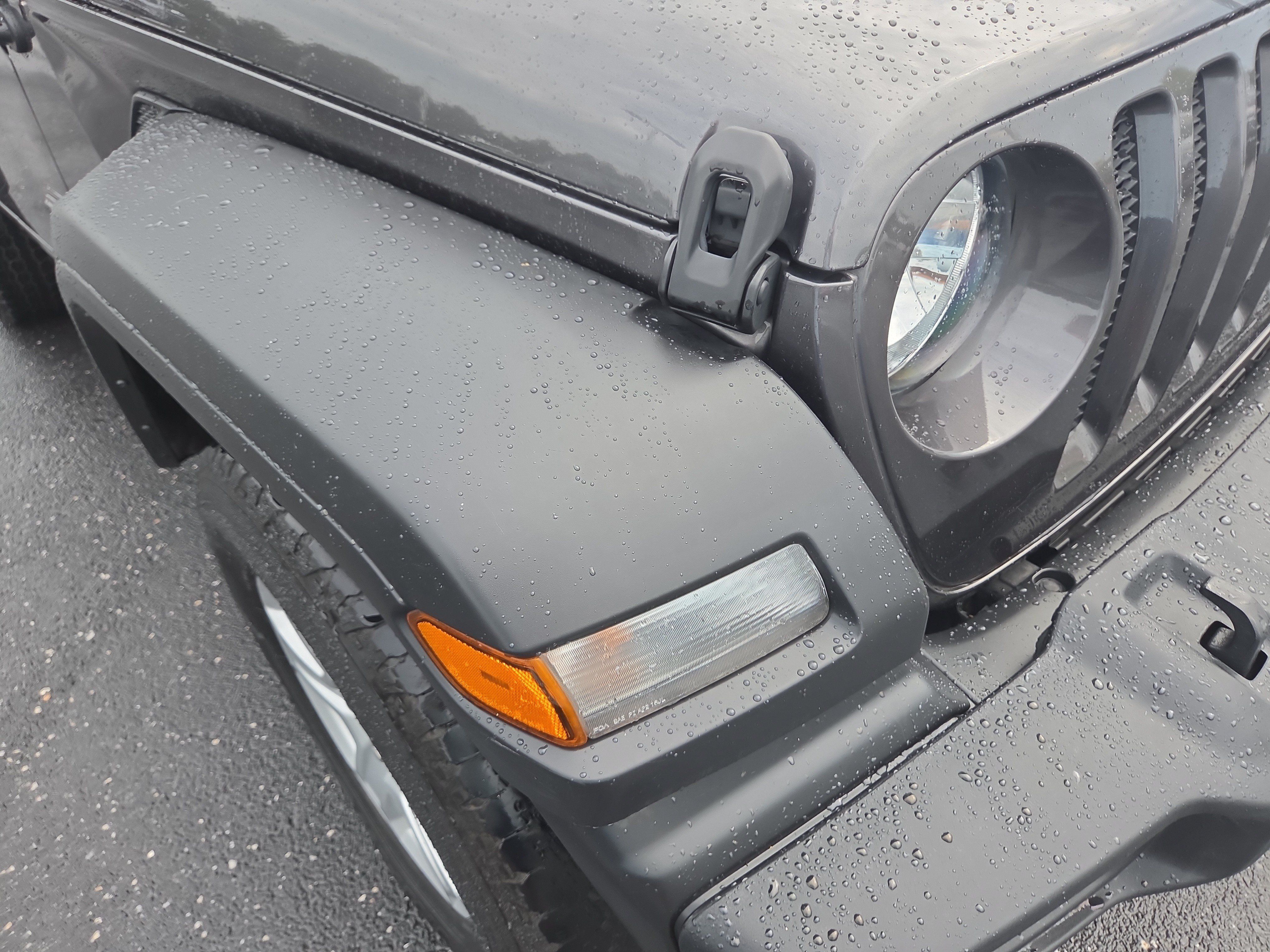 Used 2022 Jeep Wrangler Sport AWD/4WD image 19