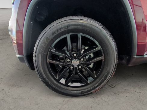 Used 2018 Jeep Grand Cherokee Limited AWD/4WD image 14