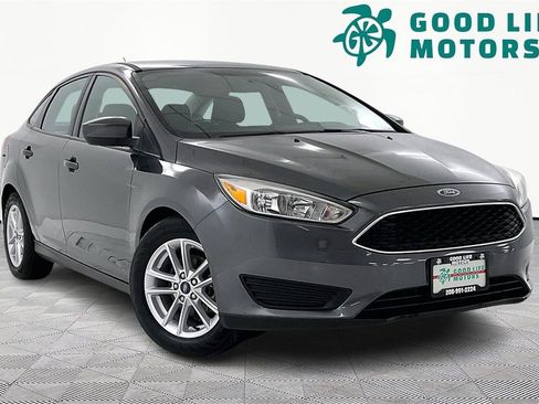 Used 2018 Ford Focus SE image 1