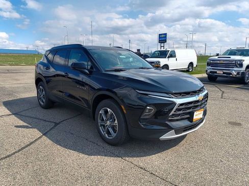 New 2026 Chevrolet Blazer LT w/ Convenience Package AWD/4WD image 2