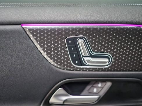 Used 2025 Mercedes-Benz GLA 250 image 23