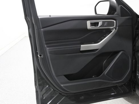 Certified 2023 Ford Explorer XLT w/ Equipment Group 202A image 5