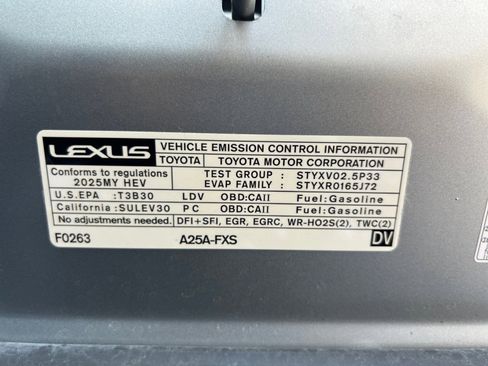 Used 2025 Lexus ES 300h w/ Premium Package FWD image 19