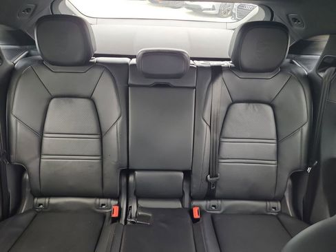 Used 2022 Porsche Cayenne Coupe image 5