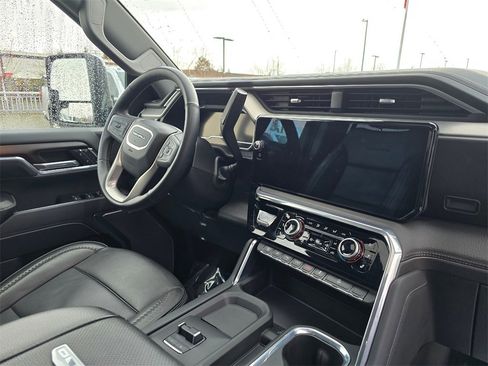 Used 2024 GMC Sierra 3500 Denali w/ Denali Reserve Package image 44