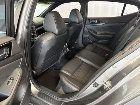 Used 2021 Nissan Maxima SR w/ Sport Mat Group FWD image 12