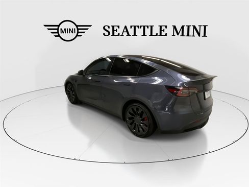 Used 2022 Tesla Model Y Performance image 8