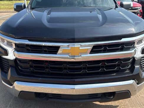 Used 2023 Chevrolet Silverado 1500 LT AWD/4WD image 2