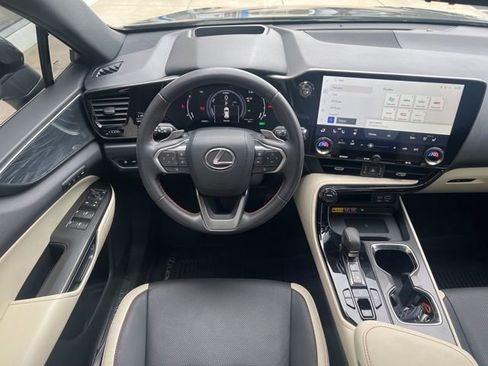 Used 2024 Lexus NX 350h 350h Premium image 15