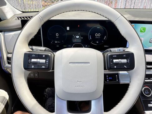 Used 2025 Hyundai Santa Fe Calligraphy AWD/4WD image 19