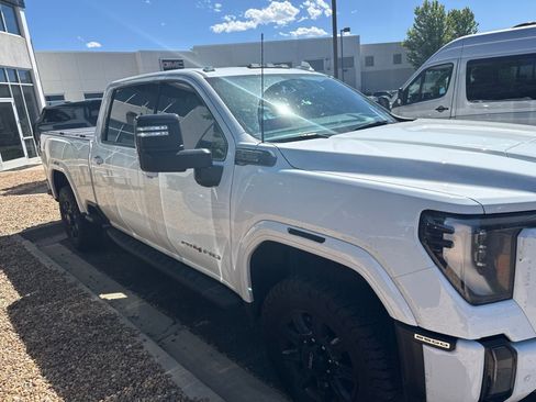 Used 2024 GMC Sierra 2500 AT4 w/ AT4 Premium Plus Package AWD/4WD image 3