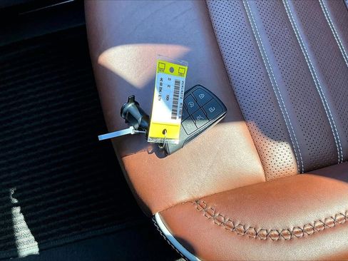 Used 2023 GMC Yukon Denali Ultimate image 34