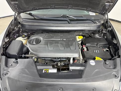 Used 2016 Jeep Cherokee Latitude w/ Comfort/Convenience Group FWD image 28