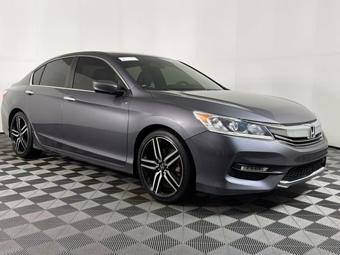 Used 2016 Honda Accord Sport image 23