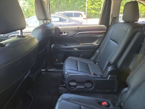 Used 2015 Toyota Highlander Limited AWD/4WD image 10