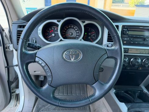 Used 2005 Toyota 4Runner SR5 RWD image 21