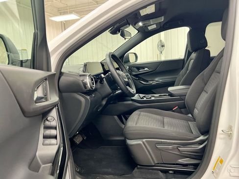Used 2026 Chevrolet Equinox LT AWD/4WD image 15