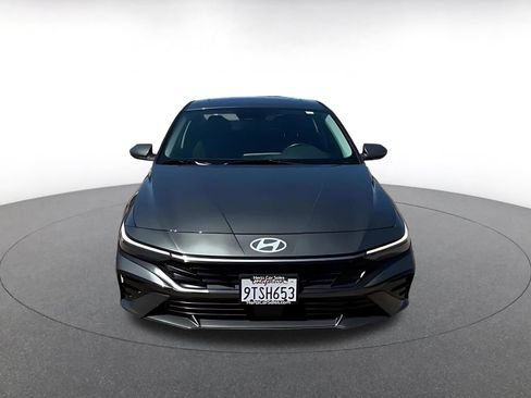 Used 2025 Hyundai Elantra SEL FWD image 4