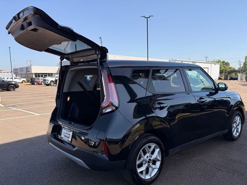 Used 2024 Kia Soul LX w/ Option Group 015 FWD image 33