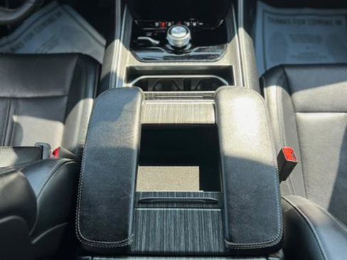 Used 2024 Jeep Wagoneer Series II w/ Flexible Seating Group image 16