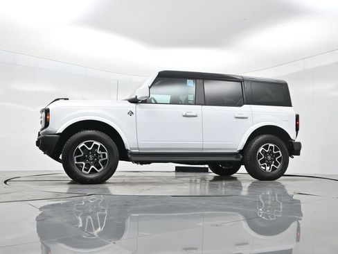 Used 2025 Ford Bronco Outer Banks image 52