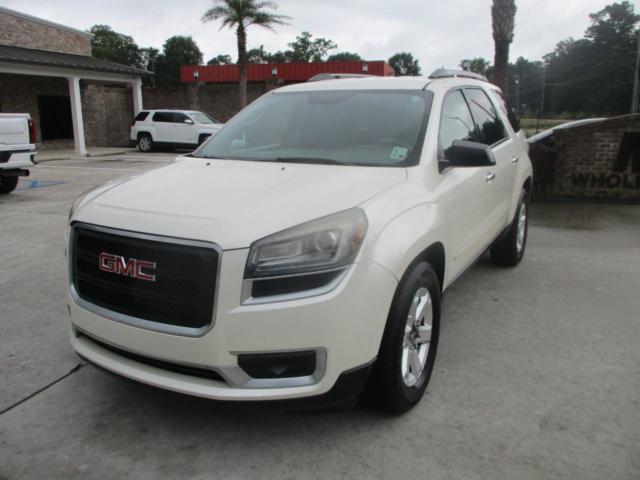 Used 2015 GMC Acadia SLE FWD image 12