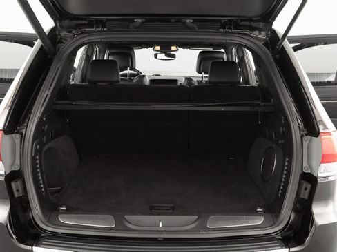 Used 2019 Jeep Grand Cherokee Limited w/ Luxury Group II image 29