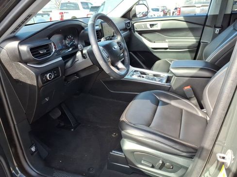 Used 2024 Ford Explorer XLT w/ Equipment Group 202A AWD/4WD image 10