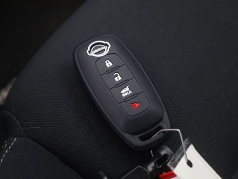 Used 2023 Nissan Rogue S FWD image 29