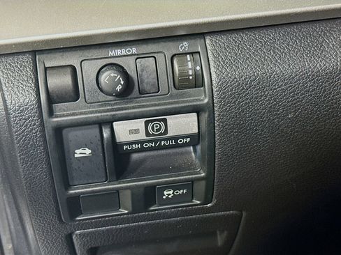 Used 2013 Subaru Outback 2.5i Premium w/ All-Weather Pkg image 10