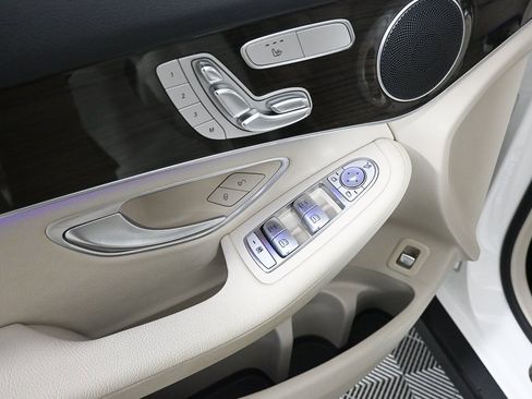 Certified 2022 Mercedes-Benz GLC 300 image 8