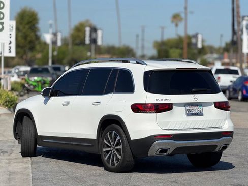 Used 2021 Mercedes-Benz GLB 250 image 2