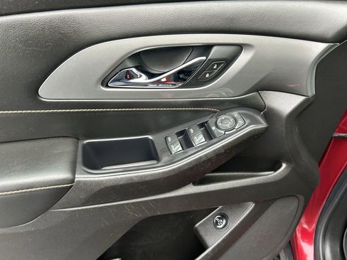 Used 2021 Chevrolet Traverse LT w/ LPO, Blackout Package image 21