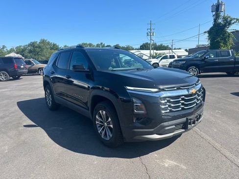 Used 2025 Chevrolet Equinox LT w/ Convenience Package II AWD/4WD image 1
