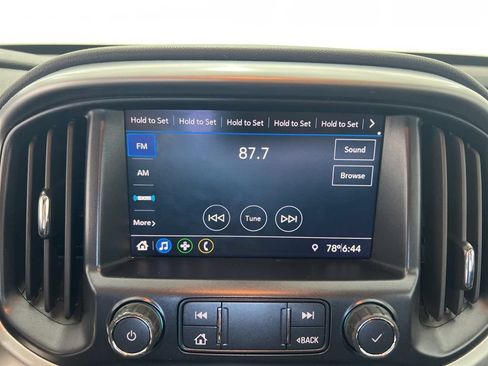 Used 2022 Chevrolet Colorado LT AWD/4WD image 12
