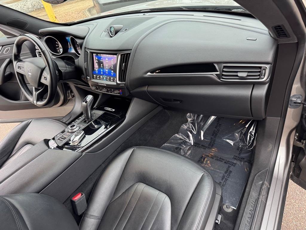 Used 2019 Maserati Levante AWD/4WD image 33