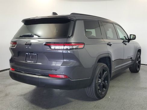 Used 2025 Jeep Grand Cherokee L Altitude image 6