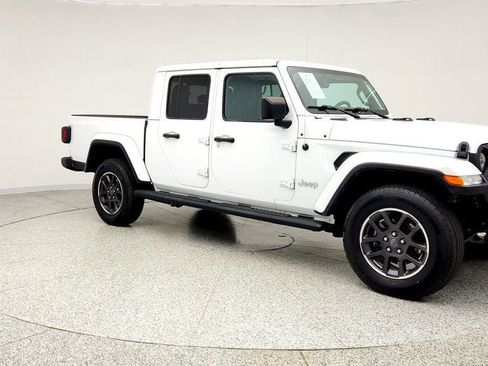 Used 2023 Jeep Gladiator Overland AWD/4WD image 3